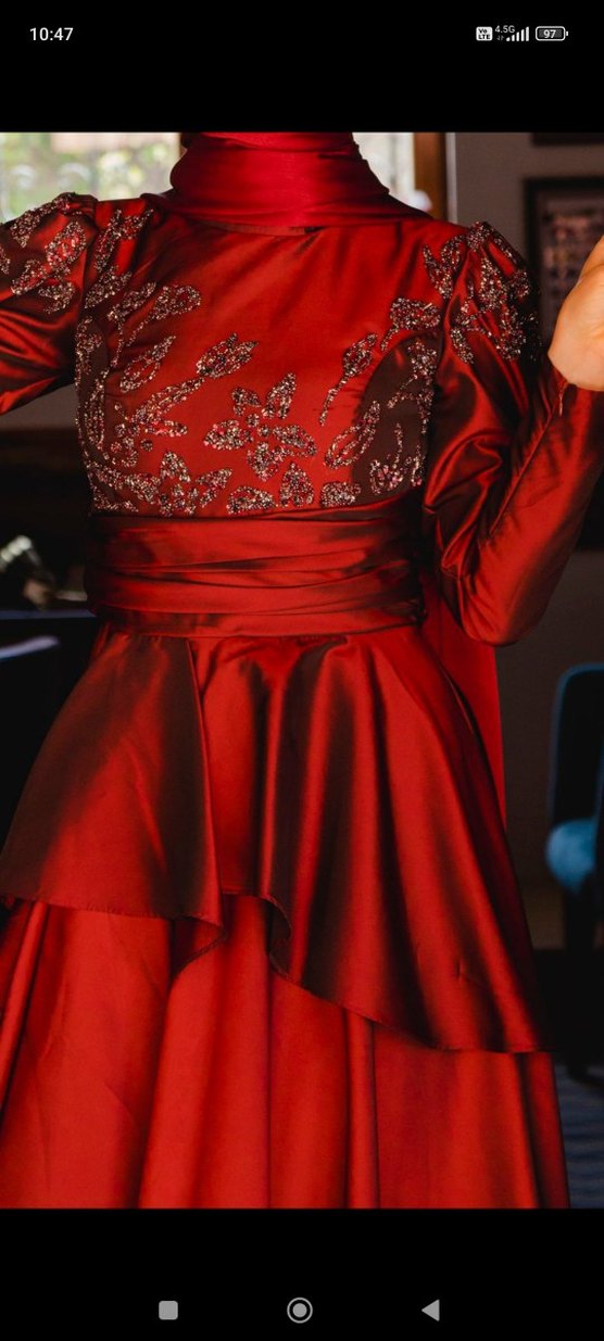 Koyu Kırmızı Drapeli Uzun Abiye Elbise - Görsel 3