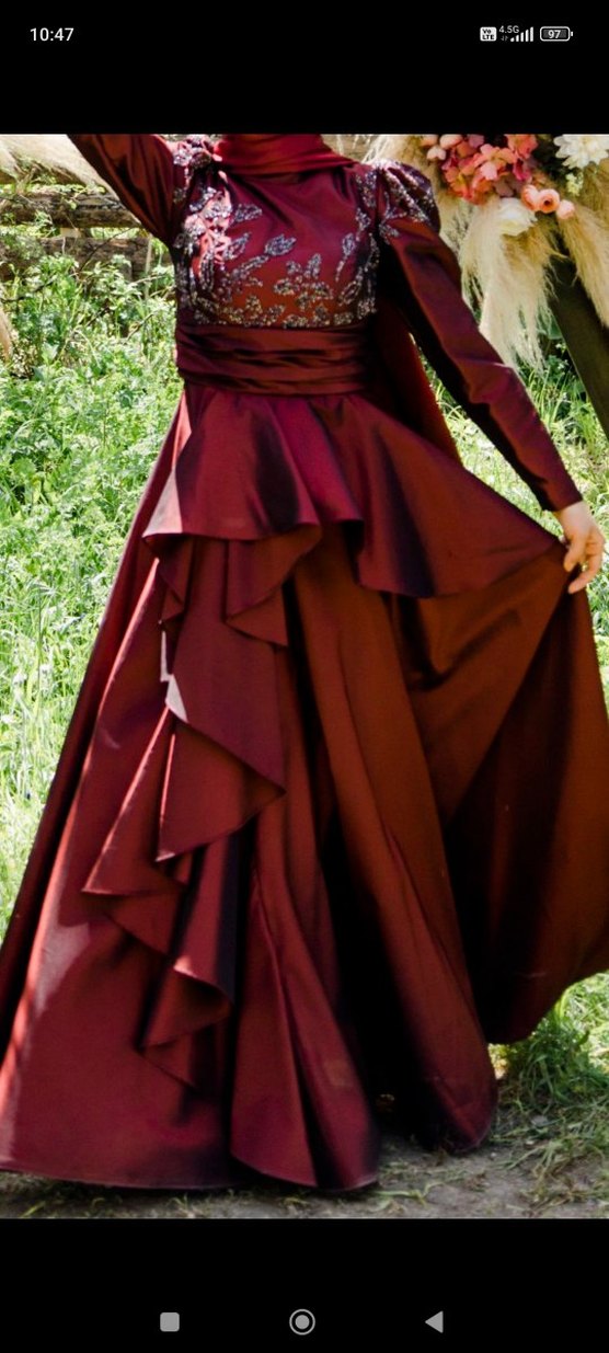 Koyu Kırmızı Drapeli Uzun Abiye Elbise - Görsel 4