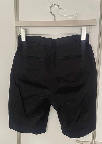 Düğmeli Siyah Kadın Kumaş Bermuda Şort - Görsel 3