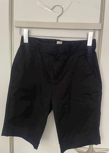 Düğmeli Siyah Kadın Kumaş Bermuda Şort - Görsel 2