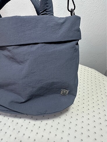  Beden Lululemon mini tote bag