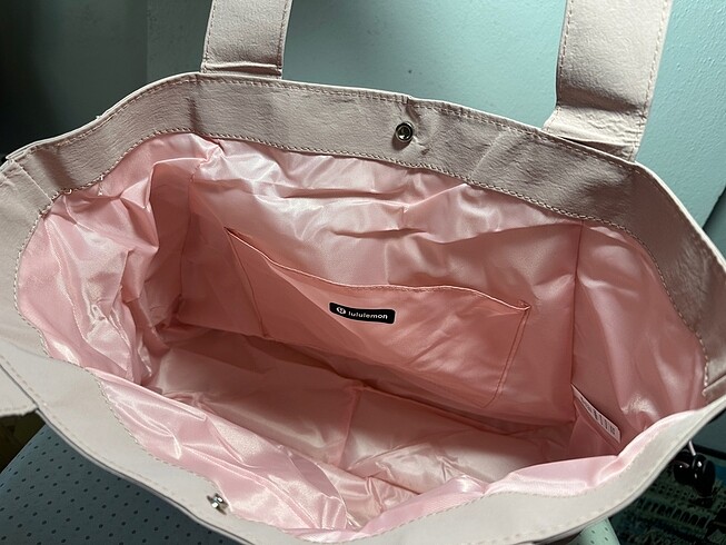  Beden Lululemon tote bag