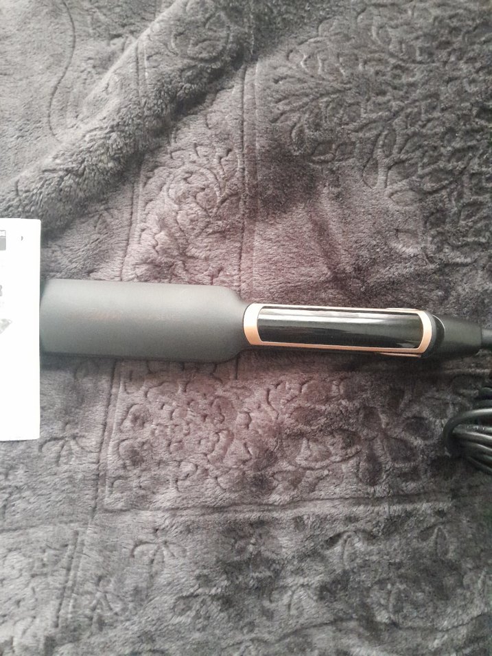 Siyah Dijital Ekranlı Saç Düzleştirici - Görsel 2