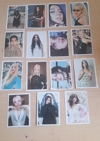 BLACKPINK DERGI PC/KART IYI DURUMDA BAZILARI ARKALI ÖNLÜDÜR.