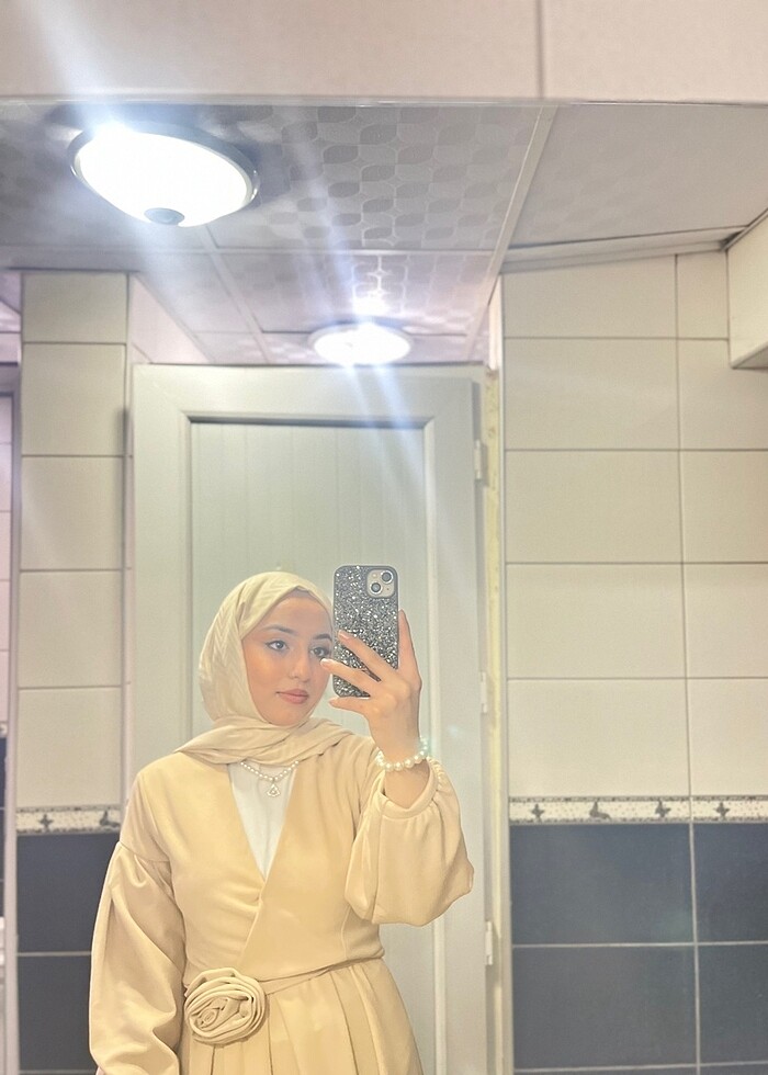 Kemeri güllü elbise - Görsel 2