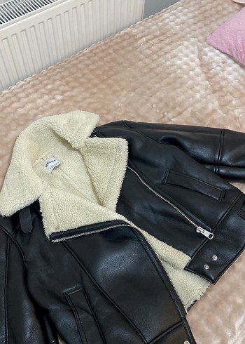 xs Beden Bershka İçi Suni Kürklü Deri Ceket