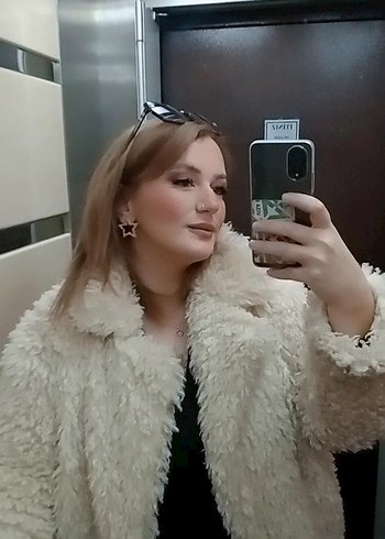 Beyaz Peluş Kadın Midi Kaban