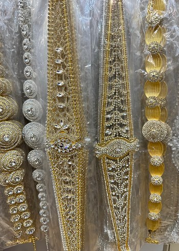 Kadınlar için İşlemeli Altın Payetli Vücut Zinciri - Görsel 8