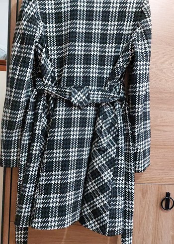 Ekose Desenli Kadın Midi Kaban - Görsel 2