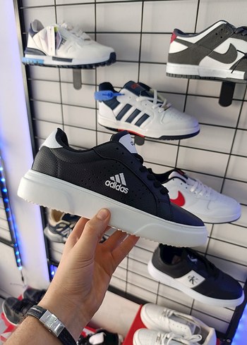 Adidas Siyah Beyaz Spor Ayakkabı