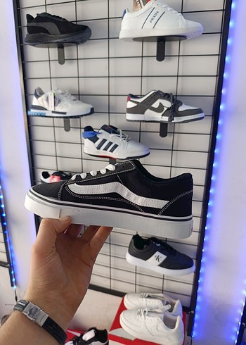 Vans Siyah-Beyaz Kadın Spor Ayakkabı