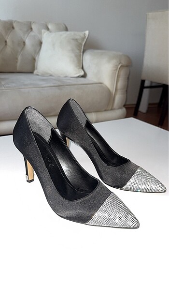 taşlı stiletto
