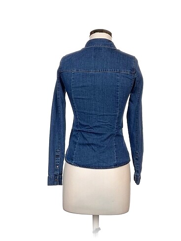 s Beden Pull and Bear Gömlek %70 İndirimli.