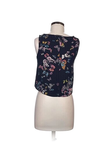 s Beden Pull and Bear Bluz %70 İndirimli.
