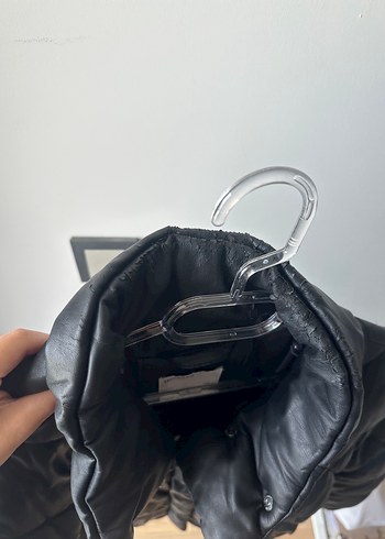 s Beden siyah Renk Bershka Şişme Siyah Deri Kadın Mont