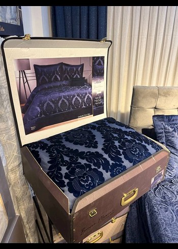 Koyu Mavi Nakışlı Yatak Örtüsü Battal boy - Görsel 2