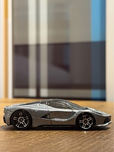 HOTWHELSS KOLEKSİYONLUK LA FERRARİ