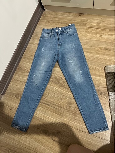 mom jean