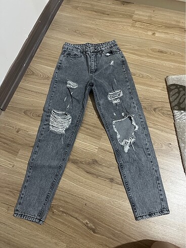 yırtık jean