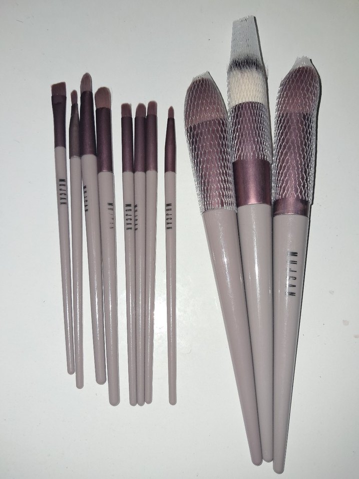 Bej ve Gri Makyaj Fırça Seti MUJCAA - Görsel 2