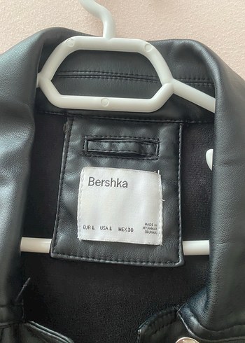 Bershka Düğmeli Siyah Deri Kadın Ceket