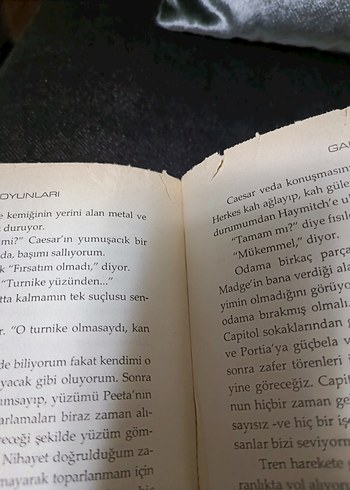 Açlık Oyunları 1,2 - Suzanne Collins - Görsel 6