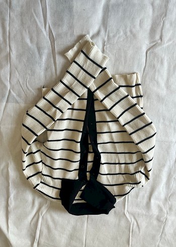 Trendyol & Milla Çizgili Askılı Triko crop Bluz