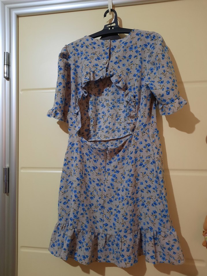 Kısa Kollu Çıcekli Midi Elbise - Görsel 4