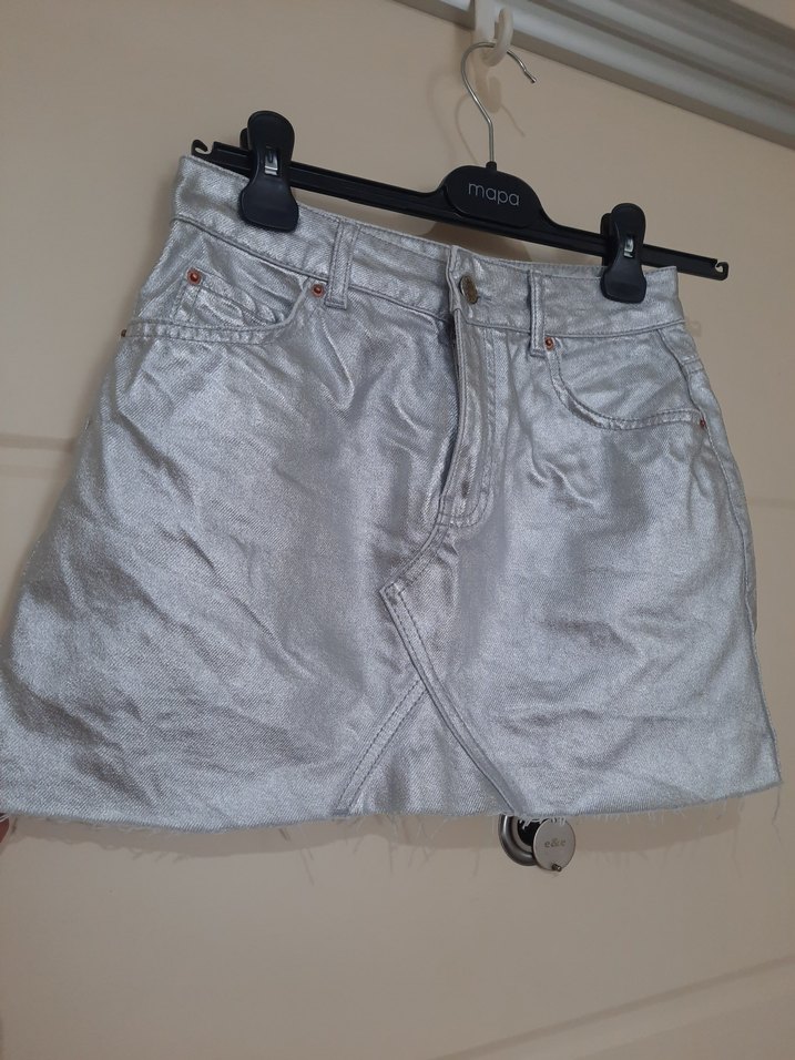 Gri parlak mini Etek - Görsel 3