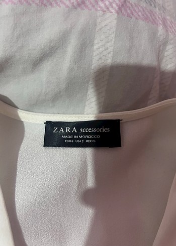 Düğmeli Beyaz V Yaka Uzun Kollu Body - Görsel 3