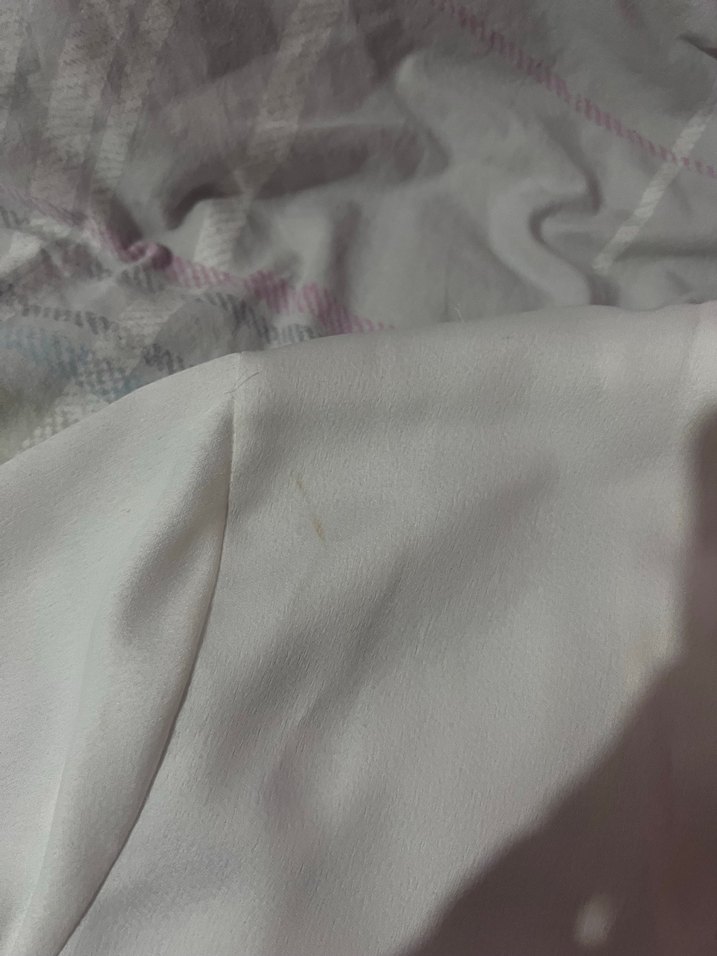 Düğmeli Beyaz V Yaka Uzun Kollu Body - Görsel 4