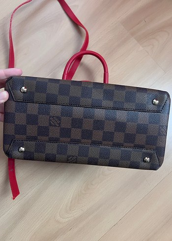 Kırmızı Deri Tokalı Kadın Çantası - Görsel 3