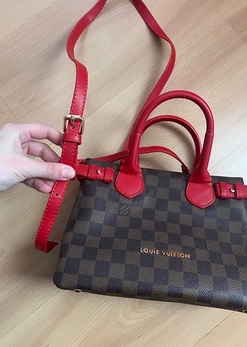 Kırmızı Deri Tokalı Kadın Çantası - Görsel 2