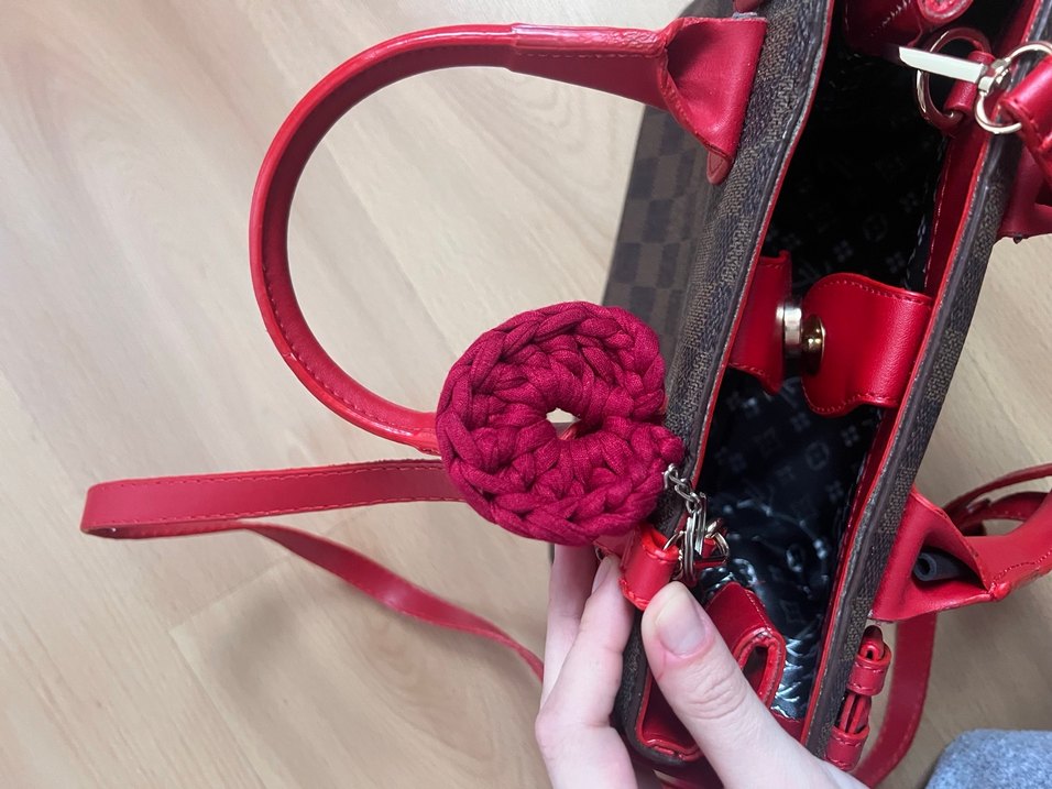 Kırmızı Deri Tokalı Kadın Çantası - Görsel 4