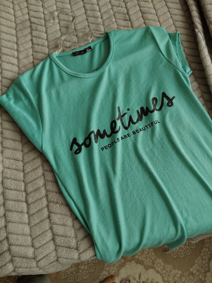 Turkuaz Baskılı Rahat Kesim Kadın Tişört - Görsel 2