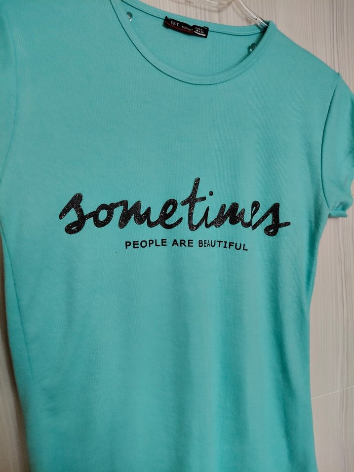 Turkuaz Baskılı Rahat Kesim Kadın Tişört - Görsel 3