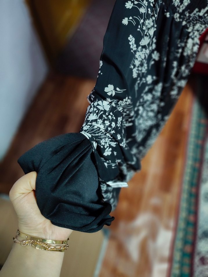 Uzun Siyah Çiçek Desenli şifon astarlı beli lastikli elbise - Görsel 5