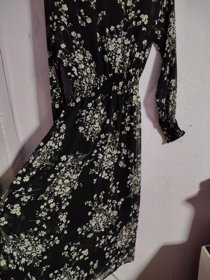 Uzun Siyah Çiçek Desenli şifon astarlı beli lastikli elbise - Görsel 4