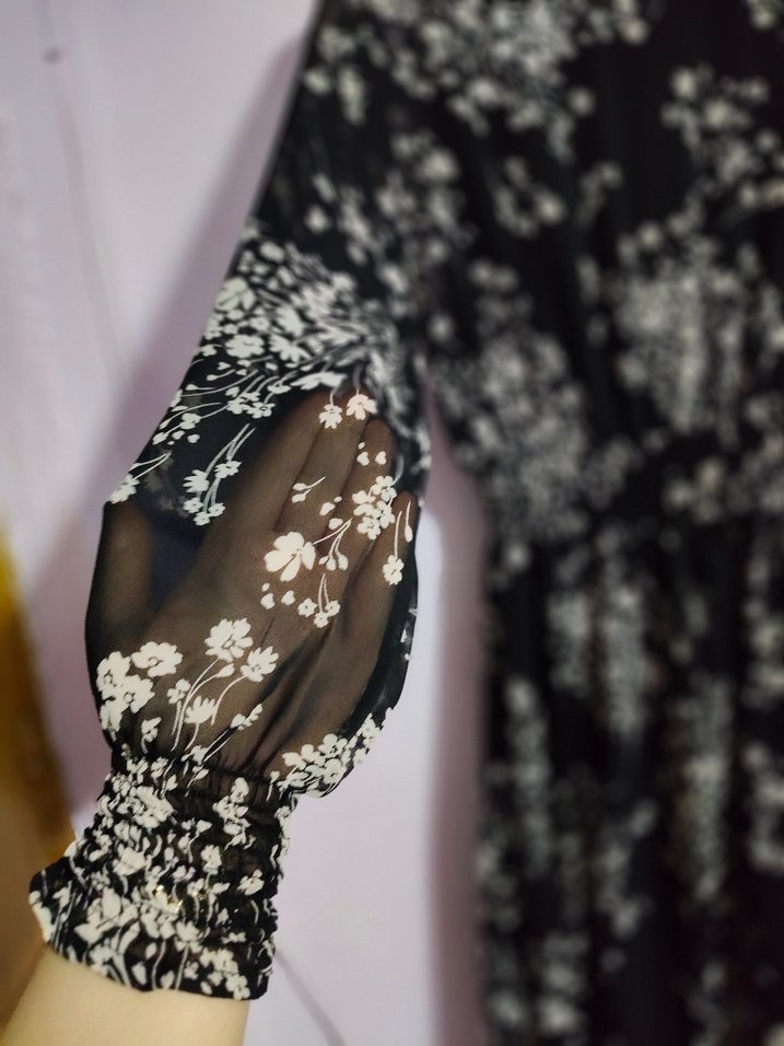 Uzun Siyah Çiçek Desenli şifon astarlı beli lastikli elbise - Görsel 3