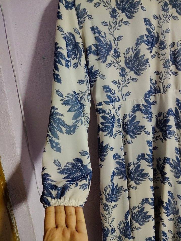 Mavi Çiçek Desenli astarlı  şifon Uzun Elbise - Görsel 2