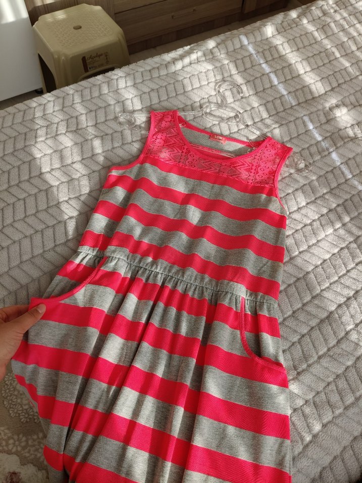 Kız Çocuk Pembe Gri Çizgili Dantelli Elbise - Görsel 2