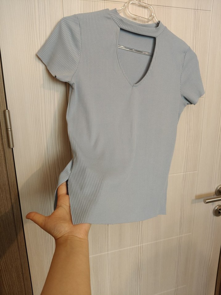 V Yaka bebe mavisi Kadın Tişört - Görsel 3