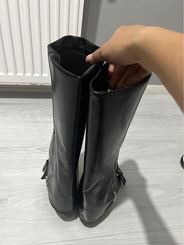 35 Beden 35 numara BERSHKA çizme