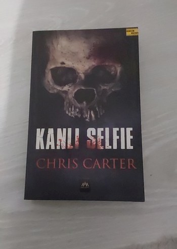 Kanlı Selfie - Chris Carter