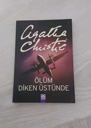 Agatha Christie - Ölüm Diken Üstünde Roman