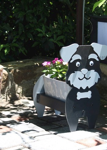 Gri Köpek Figürlü Saksı