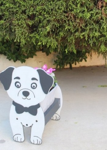 Beyaz Gri Köpek Figürlü Saksı