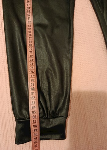 Siyah Deri Görünümlü Rahat Kesim Kadın Spor Pantolonu - Görsel 4