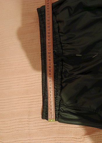 Siyah Deri Görünümlü Rahat Kesim Kadın Spor Pantolonu - Görsel 5