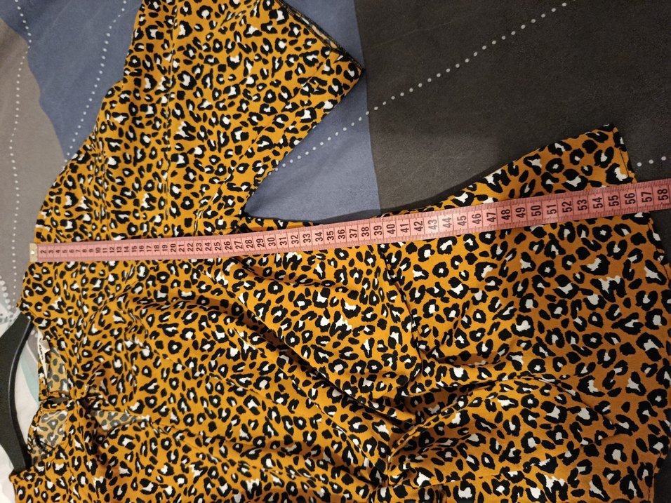 Düğmeli V Yaka Leopar Desenli Kadın Bluz - Görsel 5